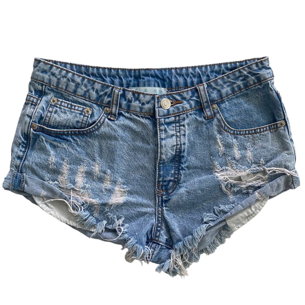 NIKKIBEACHHOUSE CUT OFF DENIM SHORTS SIZE MEDIUM - Picture 2 of 11